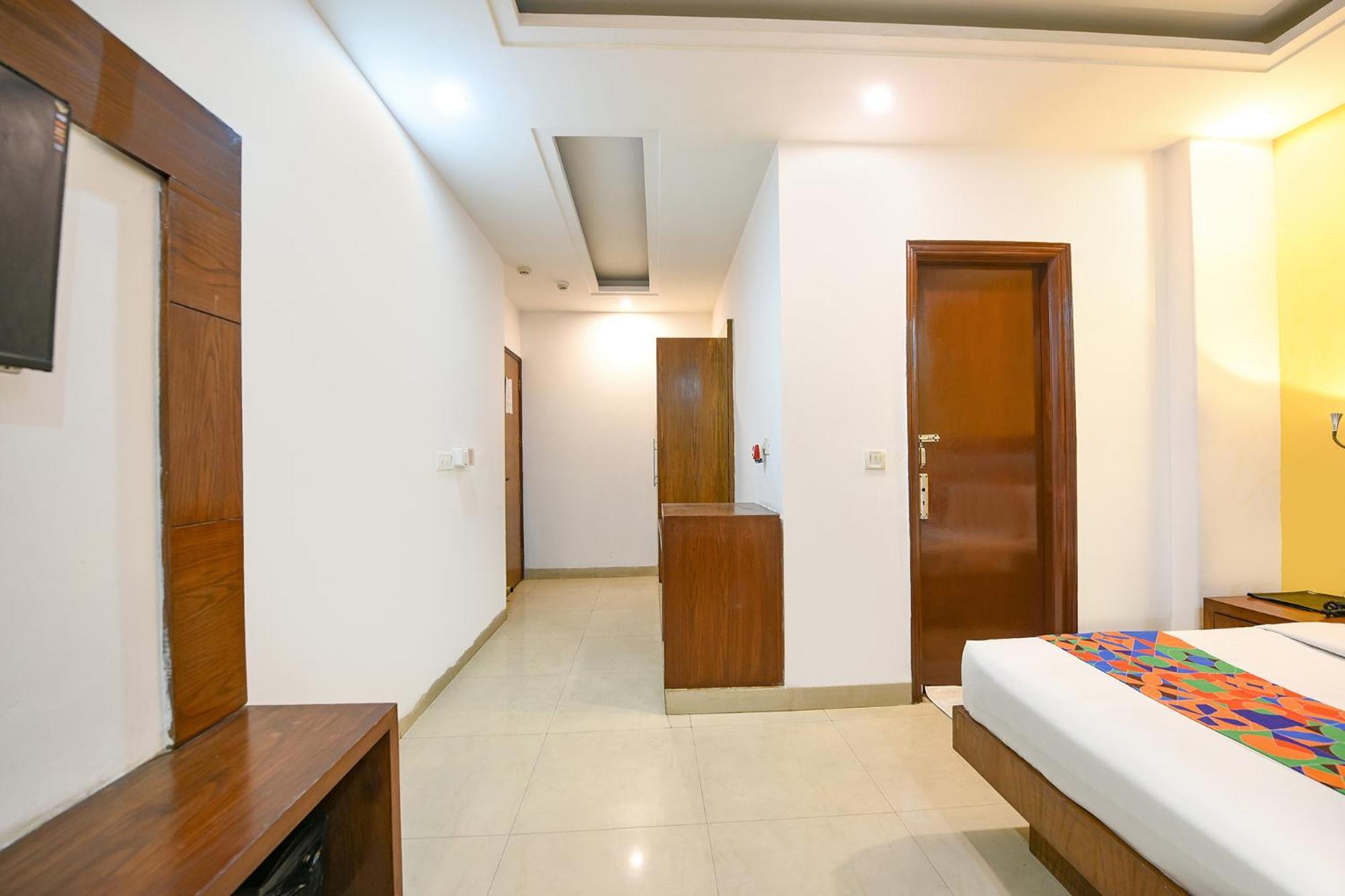 Fabhotel The Kings Plaza New Delhi Bagian luar foto