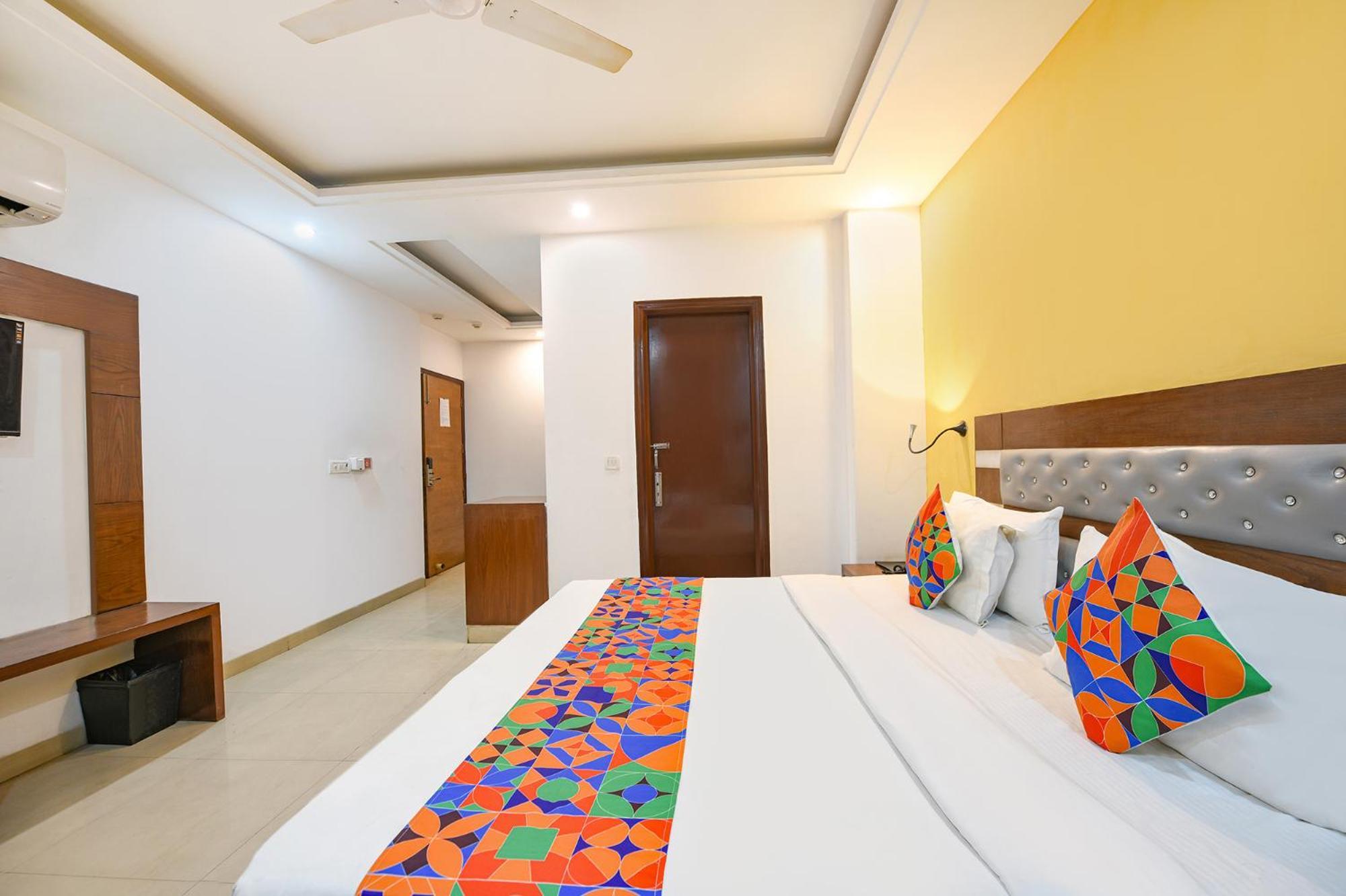 Fabhotel The Kings Plaza New Delhi Bagian luar foto