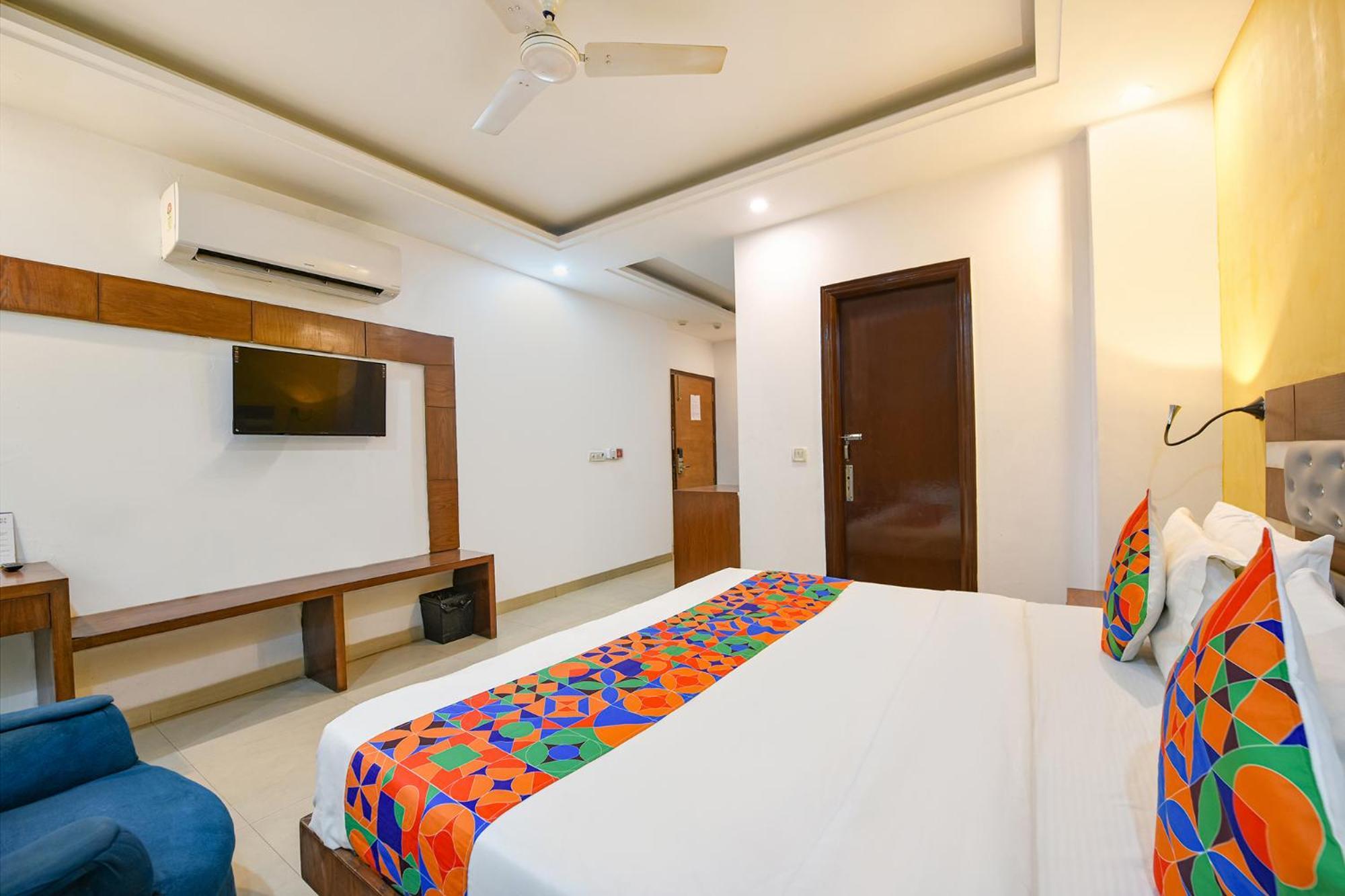 Fabhotel The Kings Plaza New Delhi Bagian luar foto