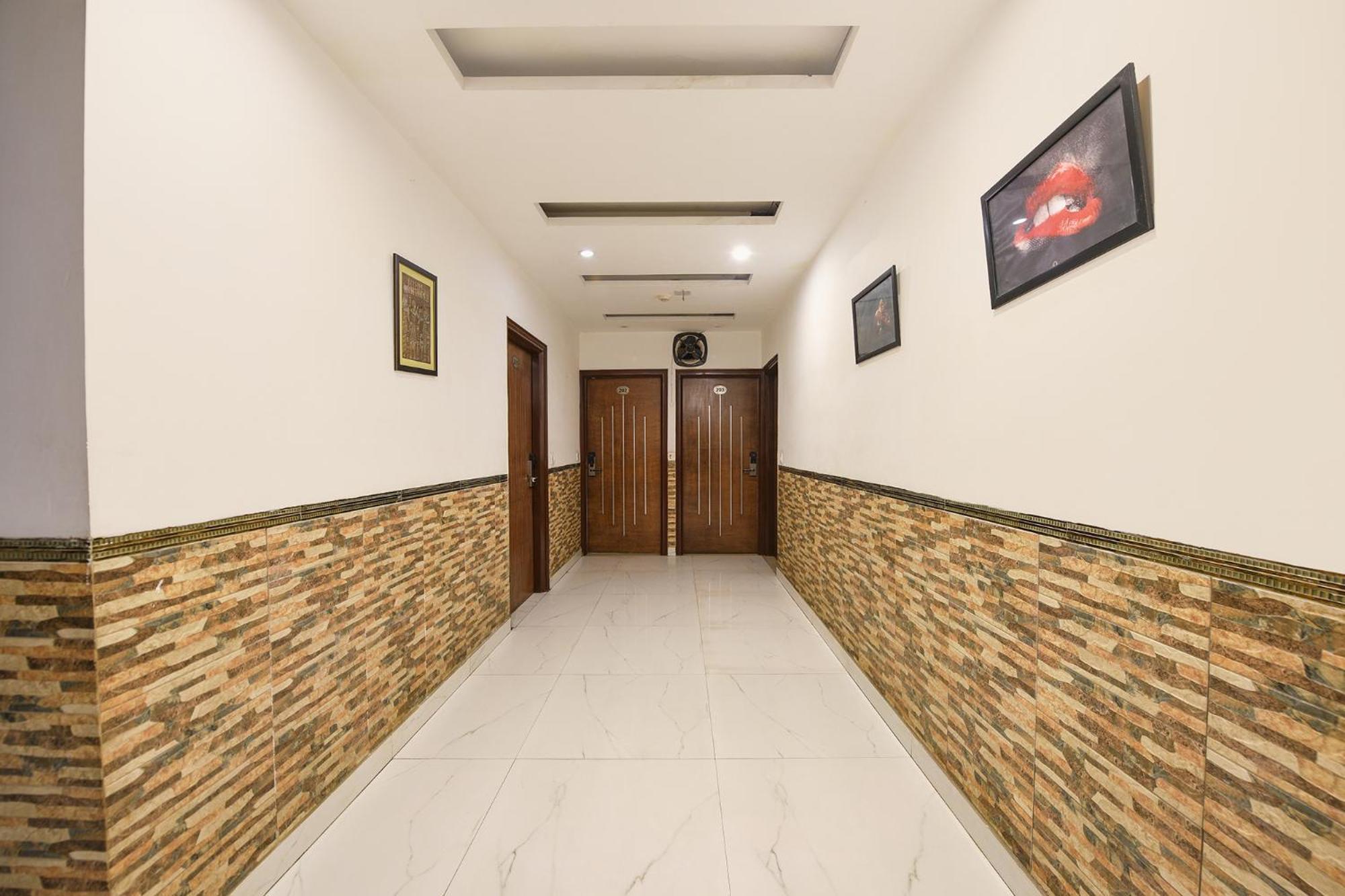 Fabhotel The Kings Plaza New Delhi Bagian luar foto