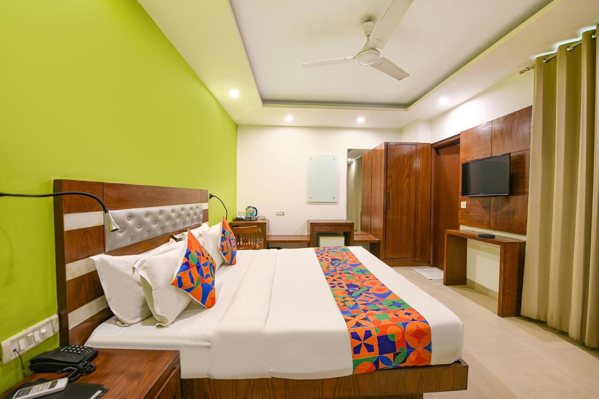 Fabhotel The Kings Plaza New Delhi Bagian luar foto